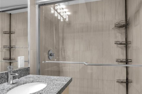 Condo in Sunny Isles Beach, Florida, 3 bedrooms № 2068697 - photo 30