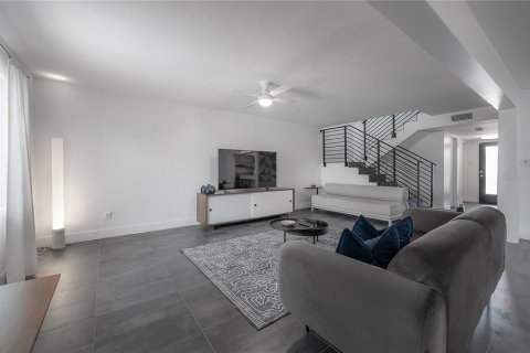 House in Tampa, Florida 3 bedrooms, 159.42 sq.m. № 2126638 - photo 13