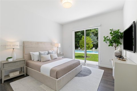 House in Miami, Florida 7 bedrooms, 501.11 sq.m. № 2340411 - photo 30