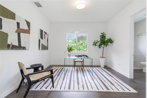 House in Miami, Florida 7 bedrooms, 501.11 sq.m. № 2340411 - photo 20