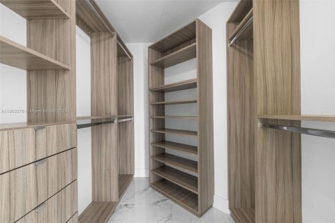 Купить кондоминиум в Майами, Флорида 2 спальни, 94.02м2, № 1967939 - фото 14