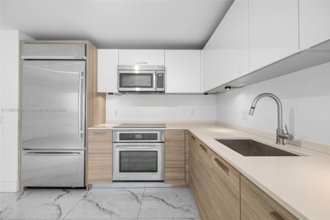 Купить кондоминиум в Майами, Флорида 2 спальни, 94.02м2, № 1967939 - фото 9