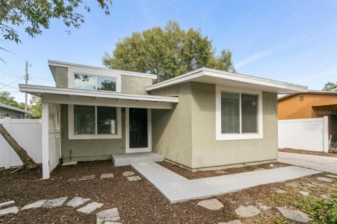 House in Apopka, Florida 4 bedrooms, 116.13 sq.m. № 2299874