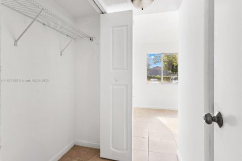 Condo in Miami, Florida, 2 bedrooms  № 1881998 - photo 24