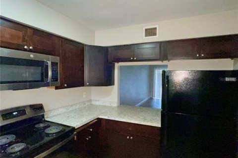 Condo in Orlando, Florida, 2 bedrooms № 2208735 - photo 7