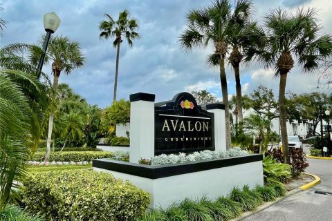 Condo in Orlando, Florida, 2 bedrooms № 2208735 - photo 17