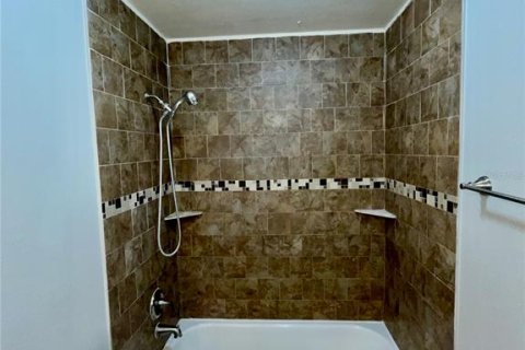 Condo in Orlando, Florida, 2 bedrooms № 2208735 - photo 14