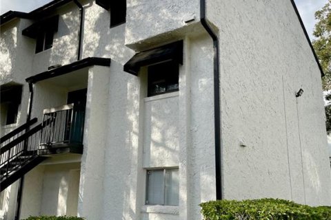 Condo in Orlando, Florida, 2 bedrooms № 2208735 - photo 2
