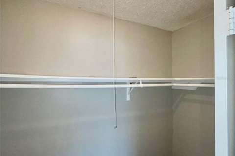 Condo in Orlando, Florida, 2 bedrooms № 2208735 - photo 12