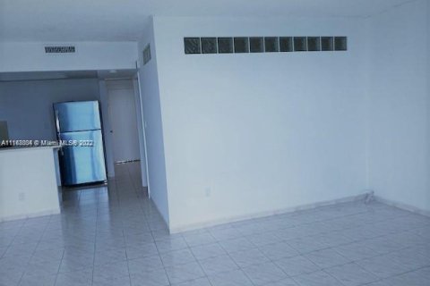 Купить кондоминиум в Майами-Бич, Флорида 52.95м2, № 1865757 - фото 11