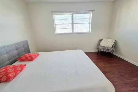 Copropriété à louer à Hallandale Beach, Floride: 2 chambres, 101.45 m2 № 2390024 - photo 21