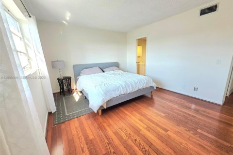 Copropriété à louer à Hallandale Beach, Floride: 2 chambres, 101.45 m2 № 2390024 - photo 27