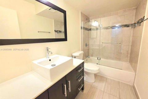 Copropriété à louer à Hallandale Beach, Floride: 2 chambres, 101.45 m2 № 2390024 - photo 24
