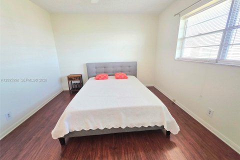 Copropriété à louer à Hallandale Beach, Floride: 2 chambres, 101.45 m2 № 2390024 - photo 19