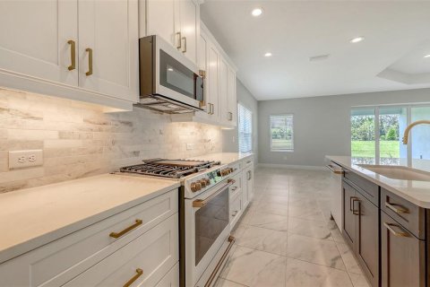 House in Bradenton, Florida 4 bedrooms, 216.65 sq.m. № 1843818 - photo 10