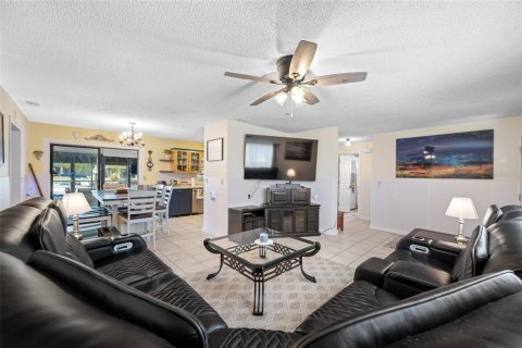 Casa en venta en Hernando Beach, Florida, 2 dormitorios, 97.18 m2 № 1652386 - foto 12
