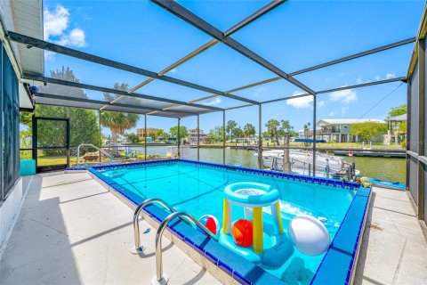 Casa en venta en Hernando Beach, Florida, 2 dormitorios, 97.18 m2 № 1652386 - foto 14