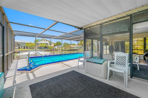 Casa en venta en Hernando Beach, Florida, 2 dormitorios, 97.18 m2 № 1652386 - foto 13
