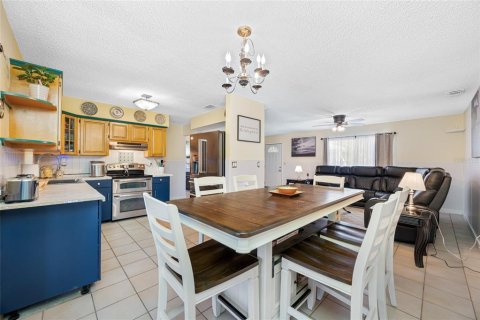 Casa en venta en Hernando Beach, Florida, 2 dormitorios, 97.18 m2 № 1652386 - foto 11