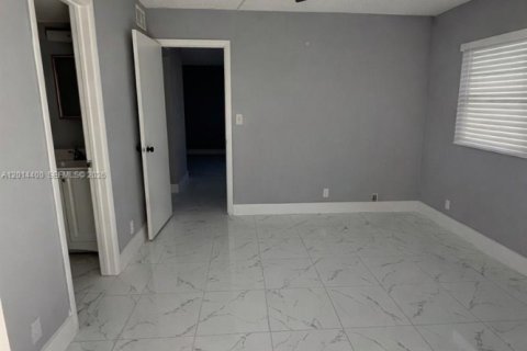 Condominio en alquiler en Coral Springs, Florida, 1 dormitorio, 56.67 m2 № 2076450 - foto 7