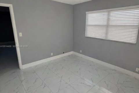 Condominio en alquiler en Coral Springs, Florida, 1 dormitorio, 56.67 m2 № 2076450 - foto 6