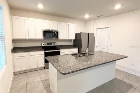 Casa en alquiler en Mount Dora, Florida, 4 dormitorios, 232.72 m2 № 1824930 - foto 2