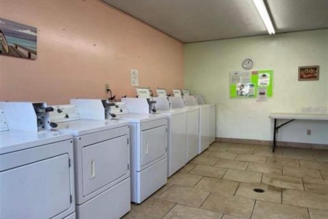 Condominio en alquiler en Daytona Beach, Florida, 2 dormitorios, 89.65 m2 № 1895206 - foto 26
