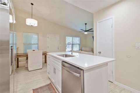 Copropriété à vendre à Tampa, Floride: 2 chambres, 84.73 m2 № 1904044 - photo 7