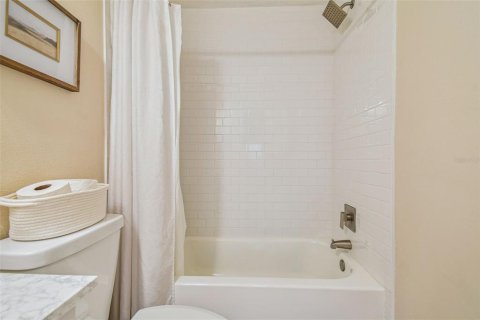 Copropriété à vendre à Tampa, Floride: 2 chambres, 84.73 m2 № 1904044 - photo 18
