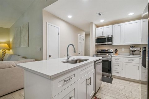 Copropriété à vendre à Tampa, Floride: 2 chambres, 84.73 m2 № 1904044 - photo 6