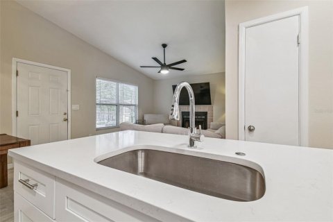 Copropriété à vendre à Tampa, Floride: 2 chambres, 84.73 m2 № 1904044 - photo 5