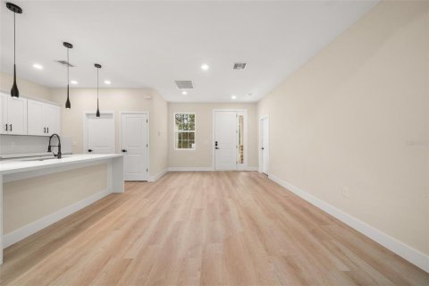 House in Sebring, Florida 4 bedrooms, 162.58 sq.m. № 2427061 - photo 7