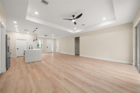 House in Sebring, Florida 4 bedrooms, 162.58 sq.m. № 2427061 - photo 21