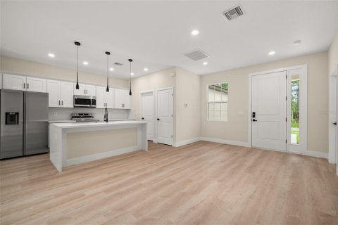 House in Sebring, Florida 4 bedrooms, 162.58 sq.m. № 2427061 - photo 10