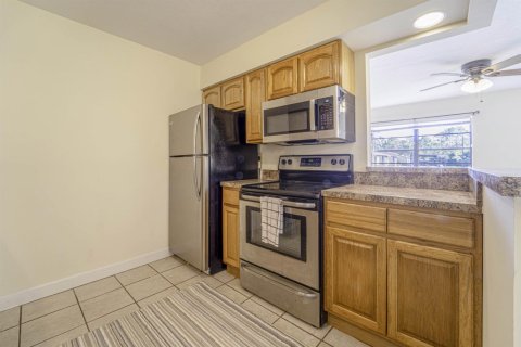 Condo in St. Lucie, Florida, 1 bedroom  № 2082605 - photo 13