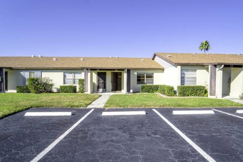 Condo in St. Lucie, Florida, 1 bedroom  № 2082605 - photo 5