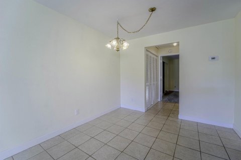 Condo in St. Lucie, Florida, 1 bedroom  № 2082605 - photo 11