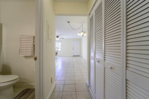 Condo in St. Lucie, Florida, 1 bedroom  № 2082605 - photo 17