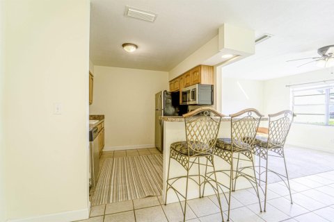 Condo in St. Lucie, Florida, 1 bedroom  № 2082605 - photo 12