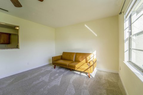 Condo in St. Lucie, Florida, 1 bedroom  № 2082605 - photo 9