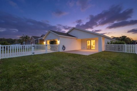 Casa en venta en New Smyrna Beach, Florida, 4 dormitorios, 154.4 m2 № 2151973 - foto 2