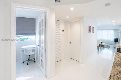 Copropriété à louer à Miami Beach, Floride: 2 chambres, 94.57 m2 № 2154870 - photo 10