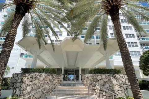 Copropriété à louer à Miami Beach, Floride: 2 chambres, 94.57 m2 № 2154870 - photo 2