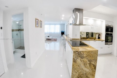 Copropriété à louer à Miami Beach, Floride: 2 chambres, 94.57 m2 № 2154870 - photo 11
