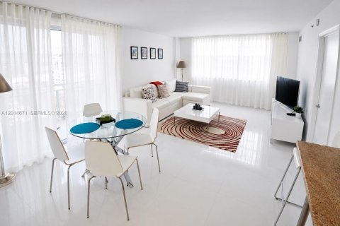Copropriété à louer à Miami Beach, Floride: 2 chambres, 94.57 m2 № 2154870 - photo 16