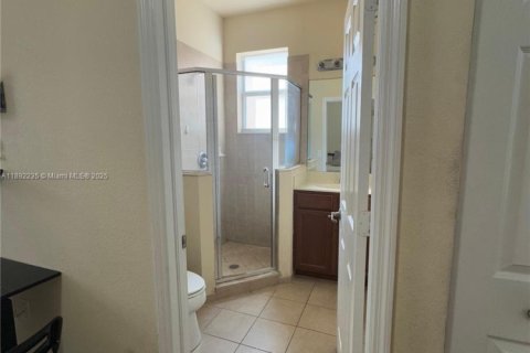 Commercial property in Miami, Florida 37.16 sq.m. № 1944223 - photo 7