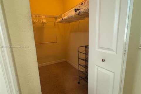 Commercial property in Miami, Florida 37.16 sq.m. № 1944223 - photo 8