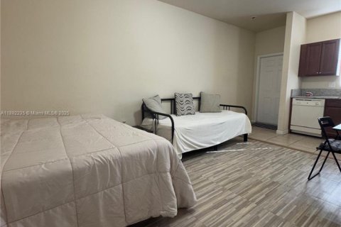 Commercial property in Miami, Florida 37.16 sq.m. № 1944223 - photo 3