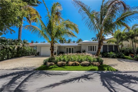 House in Fort Lauderdale, Florida 3 bedrooms № 1058084 - photo 1