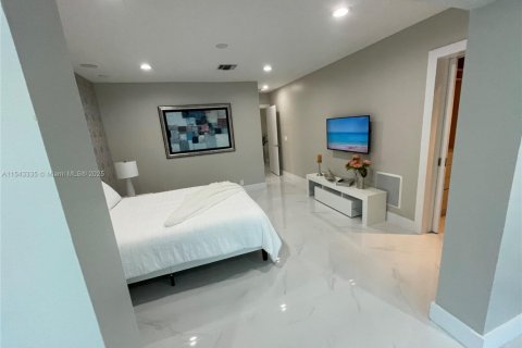 House in Fort Lauderdale, Florida 3 bedrooms № 1058084 - photo 13